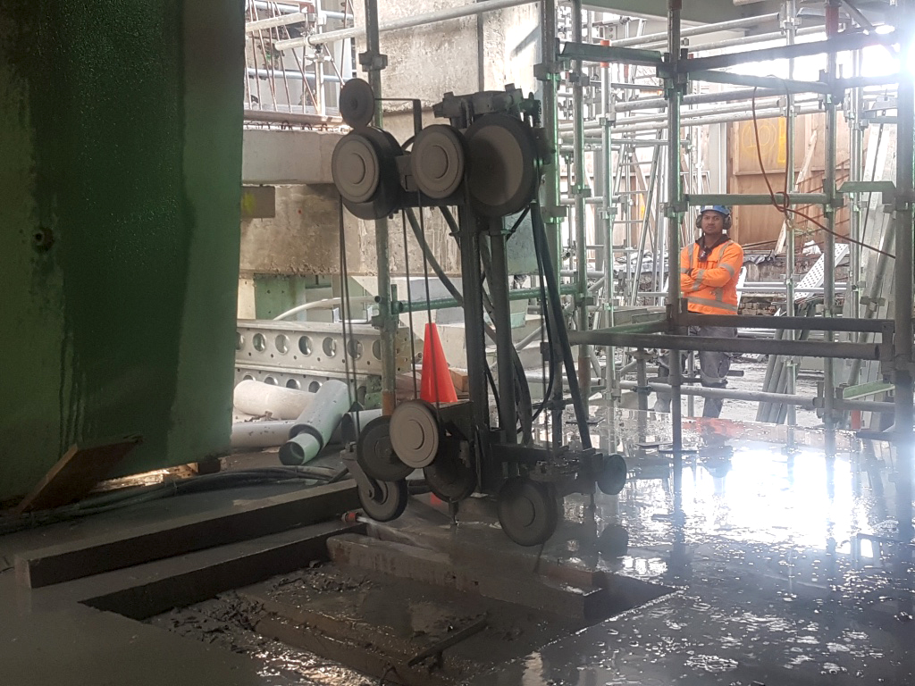 https://www.360concretecutting.co.nz/wp-content/uploads/dia-core-floor-removeal-2.jpg