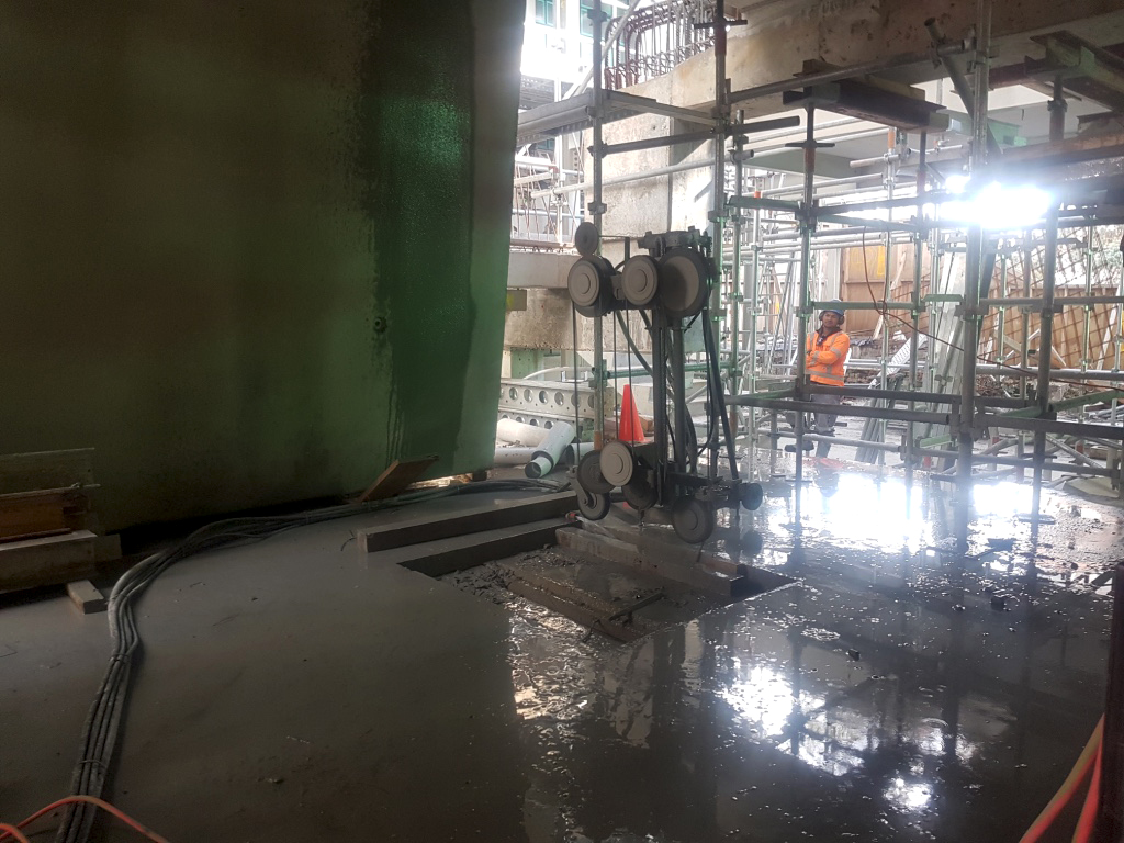 https://www.360concretecutting.co.nz/wp-content/uploads/dia-core-floor-removeal-3.jpg