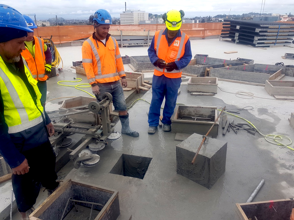 https://www.360concretecutting.co.nz/wp-content/uploads/removal-400m3-blocks-as-1block.jpg